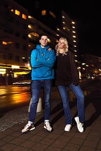 Dani sesja zdjęciowa z parą nocną porą w gdyni
