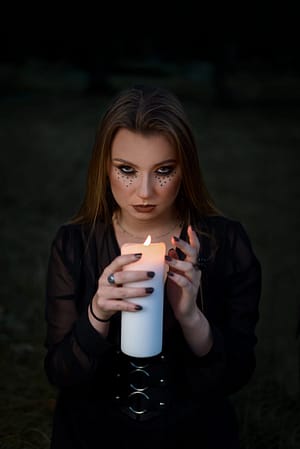Zosia sesja zdjęciowa z modelką wieczorem w Gdyni