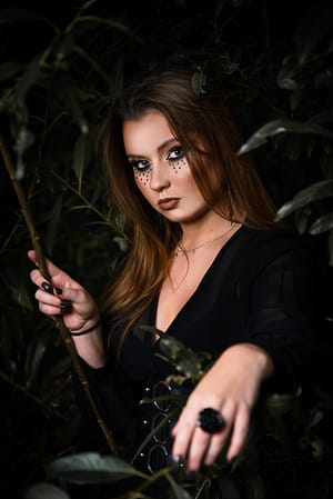 Zosia sesja zdjęciowa z modelką wieczorem w Gdyni