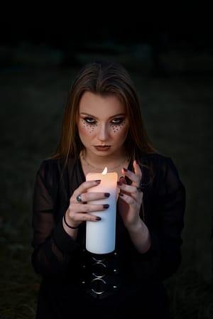 Zosia sesja zdjęciowa z modelką wieczorem w Gdyni