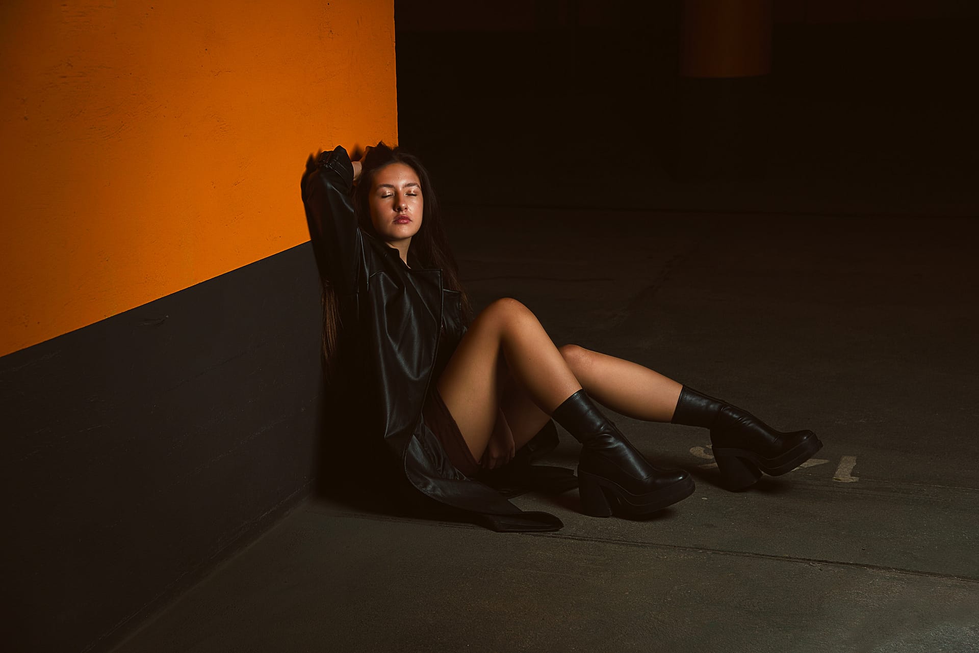 wieczorna sesja modowa z modelką w Gdyni wieczorna sesja zdjęciowa z modelką w Gdyni